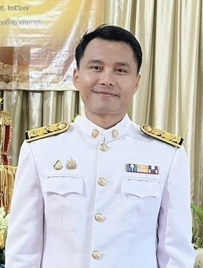 นายสุรชัย จันทร์เพ็ง